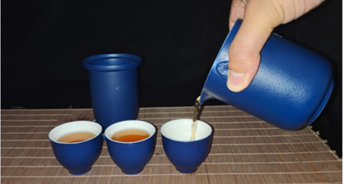 大宋定窯藍(lán)釉快客杯套裝，讓你隨時(shí)隨地沖出一杯香茗